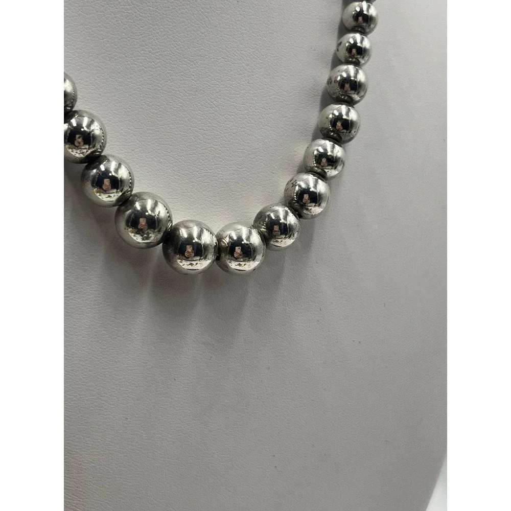Tiffany & Co Authenticated Hardwear Sterling‎ Graduated Beaded Soldered Necklace
